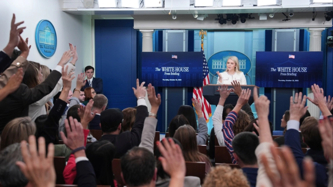 Kufizime për gazetarët në Shtëpinë e Bardhë/ Nuk lejohen të hyjnë në zyrat e sekretares së shtypit