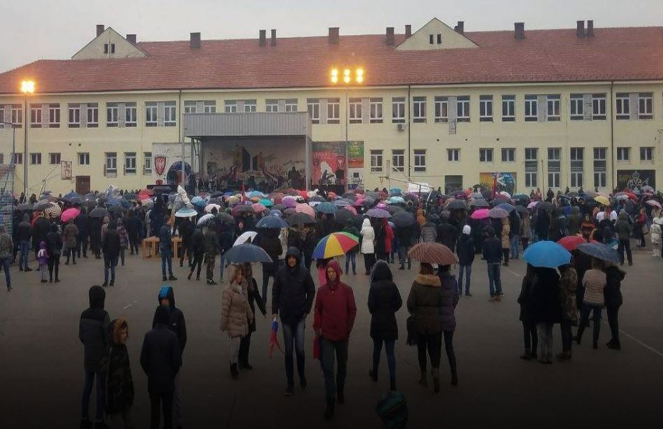 Moti i keq  Anulohet mësimi në të gjitha shkollat e Prishtinës