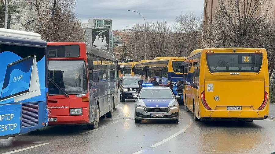 Protesta e transportit publik, Prishtina ‘bllokohet’ me autobusë