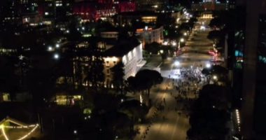 Protesta bosh e Berishës/ Braktiset nga mbështetësit në bulevardin para Kryeministrisë