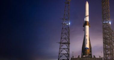 Njeriu, një hap me pranë Marsit/ Raketa e Jeff Bezos dërgoi satelitë në planetin e kuq