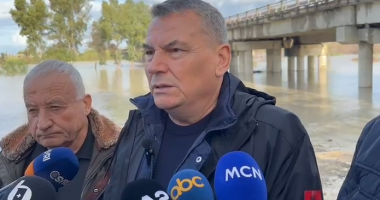 Moti i keq, Haki Çako nga ura e Mifolit: Niveli i lumit Vjosa në pikë kritike, kemi marrë masat e nevojshme