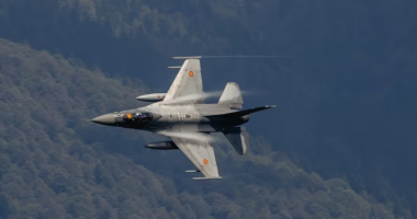 Rumania ngre avionët pasi iu shkel hapësira ajrore gjatë një sulmi rus në Ukrainë