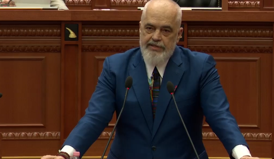 Gazi kthen b….., Rama: Dukesh bukur