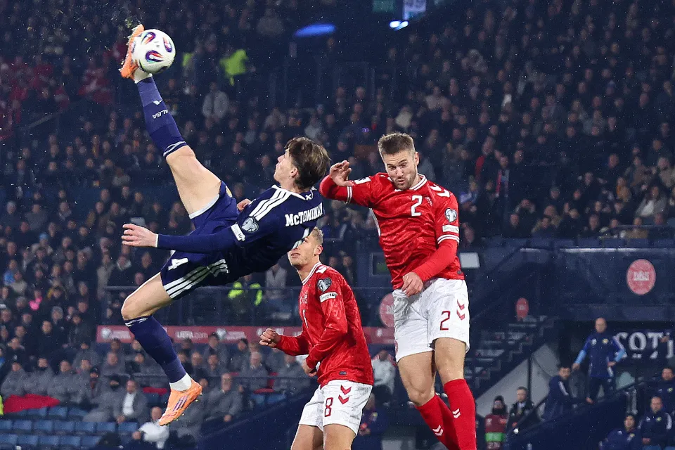 Golat me roveshatë  skocezi  fluturon  mbi CR7