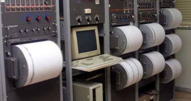 Tërmeti me magnitudë 5.4 ballë godet Qipron