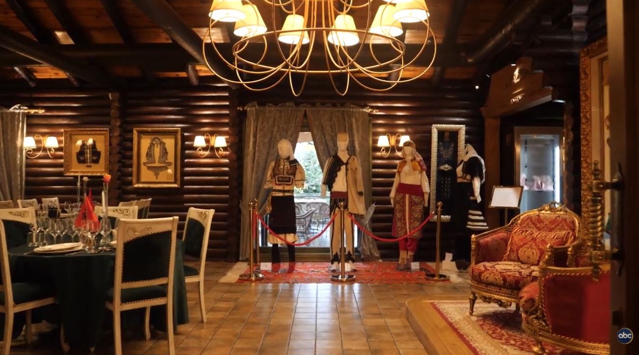 “Sofra e ariut” atmosferë të veçantë për festa/ Ushqime, veshje tradicionale dhe akomodim