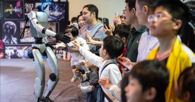 Kinë, roboti humanoid thyen rekord në ecje