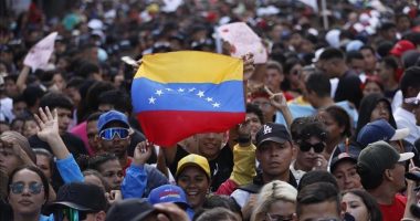 Venezuelë, mijëra njerëz marshojnë në protestën kundër “kërcënimeve” të SHBA-së