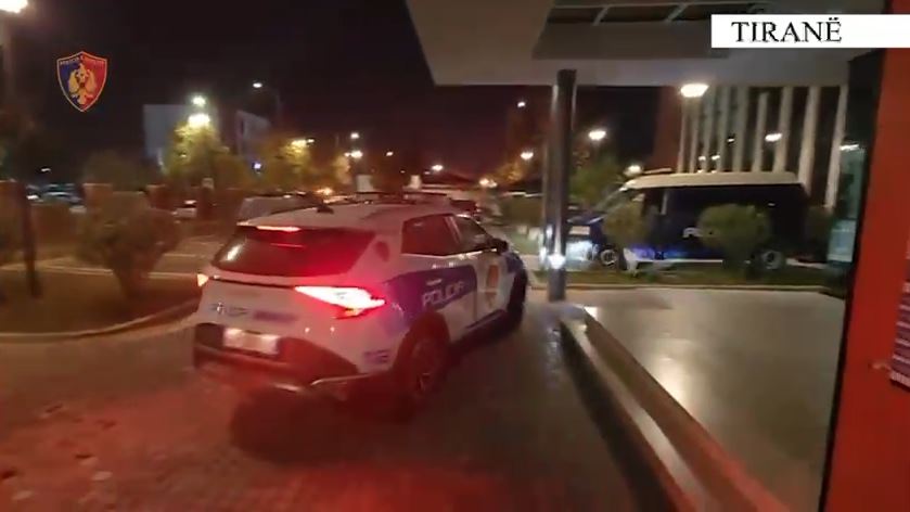 Në kërkim që në 2020, kapet 26-vjeçari/ Tiranë, bashkëpunoi për transportimin e kundërligjshëm të 19 emigrantëve