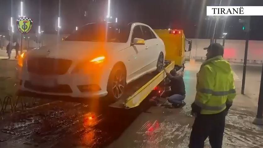 Kryenin manovra të gabuara  Tiranë  gjobë tre drejtuesve  bllokohen automjetet