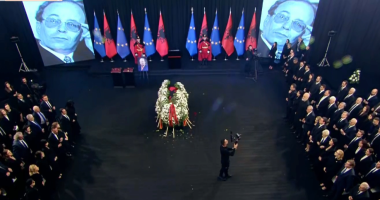 Lamtumirë Fatos Nano! Ceremonia, ish kryeministri nderohet me medaljen “Ylli i Madh i Mirënjohjes Publike”