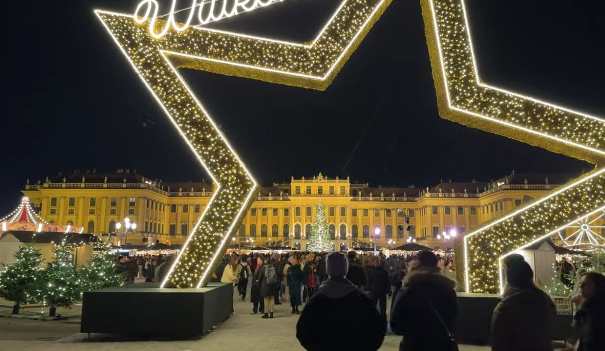 Vjena vezullon për festa  Hapet tregu i parë i Krishtlindjeve në Evropë për 2025