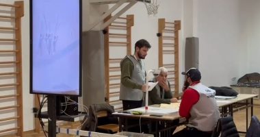 Nis numërimi i kutive të para në KZAZ 85 në Vlorë