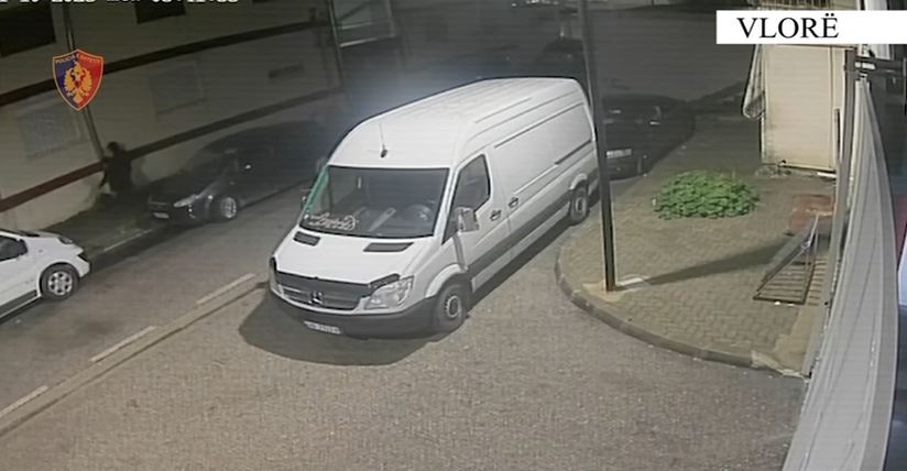 EMRAT  Dogjën dy automjete në Vlorë  ndalohet një prej autorëve të dyshuar  shpallet në kërkim një tjetër