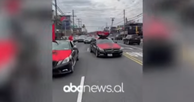 VIDEO/ Në prag të festave të nëntorit, New York ‘vishet’ kuq e zi nga shqiptarët