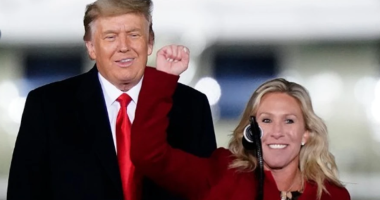 Ish-aleatja e Trumpit largohet nga Kongresi pas kritikave të tij