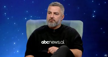 Ditari i Ergys Zhabiakut në foto: Personazhet e “Pranisë” e rrëmbejnë vëmendjen pa e kërkuar