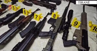 Trafikuan armë nga Kosova në Shqipëri, Prokuroria Tiranë dërgon në gjykim 8 persona
