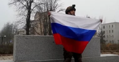 Fitore në tavolinë dhe në front? Flamuri rus valëvitet në Pokrovsk, Putin merr ofertën bujare të trump