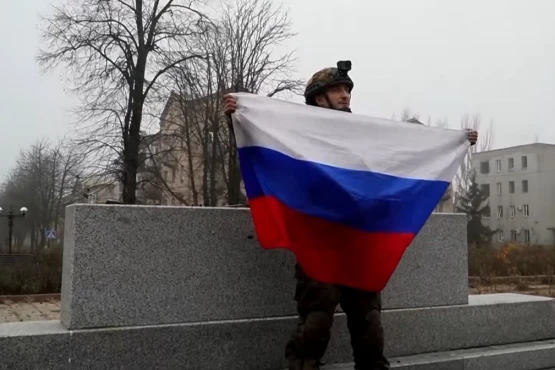 Fitore në tavolinë dhe në front  Flamuri rus valëvitet në Pokrovsk  Putin merr ofertën bujare të trump