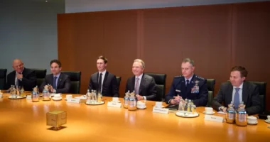 Negociatorët amerikanë kërkojnë që Ukraina të heqë dorë nga kontrolli i Donbas