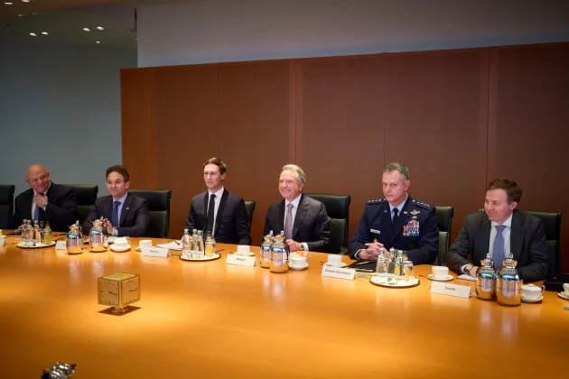 Negociatorët amerikanë kërkojnë që Ukraina të heqë dorë nga kontrolli i Donbas