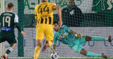 Strakosha, “hero” në Athinë/ Portieri kuqezi, “vendos duart” ne derbin Panathinaikos-AEK