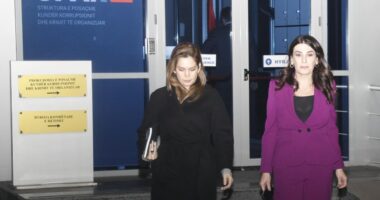 Tenderat e AKSHI/ Të arrestuarit në gjykatë për verifikimin e masave të sigurisë