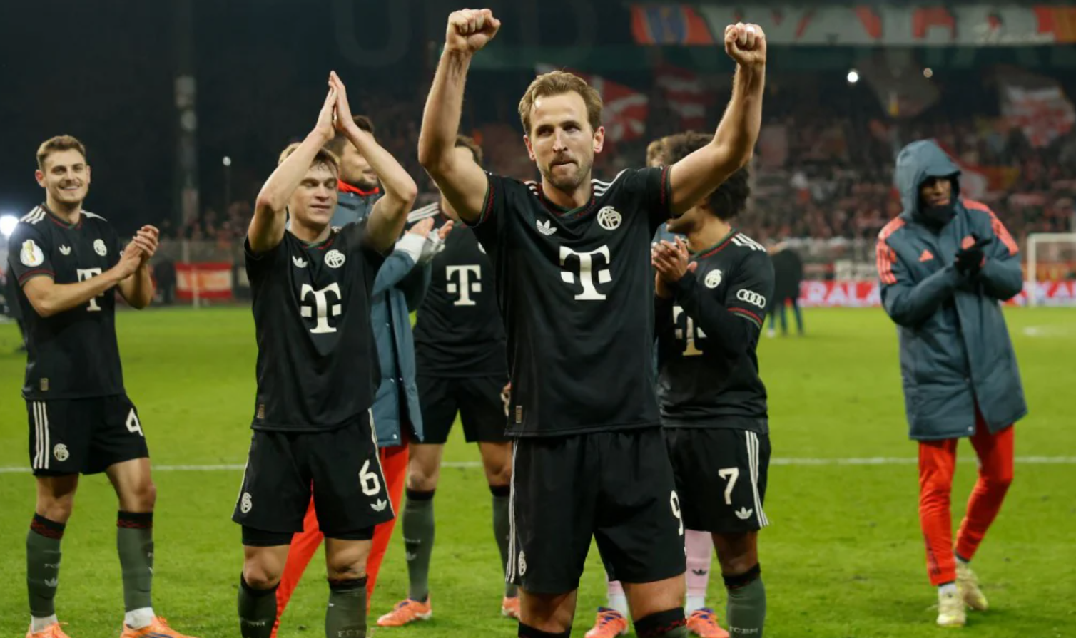 Bayern nuk  fal  asgjë  Skuadra bavareze vuan  por siguron çerekfinalet e Kupës