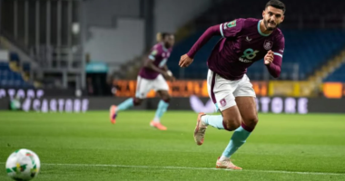 Broja kap “ylberin”/  Trajneri Parker thotë fjalë të shkëlqyera për sulmuesin shqiptar