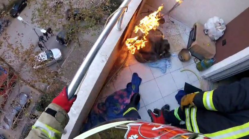 Merr flakë bombola e gazit në një apartament në Vlorë