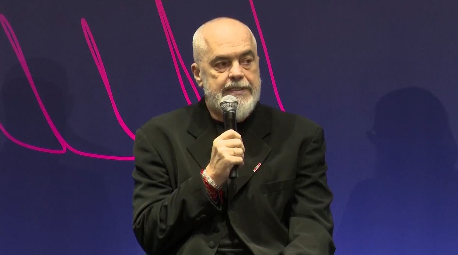  Paqe me ndërtuesit nuk ka   Rama thirrje sipërmarrjes  Deklaroni pagat reale të punonjësve  i keni xhepat shumë të fryrë