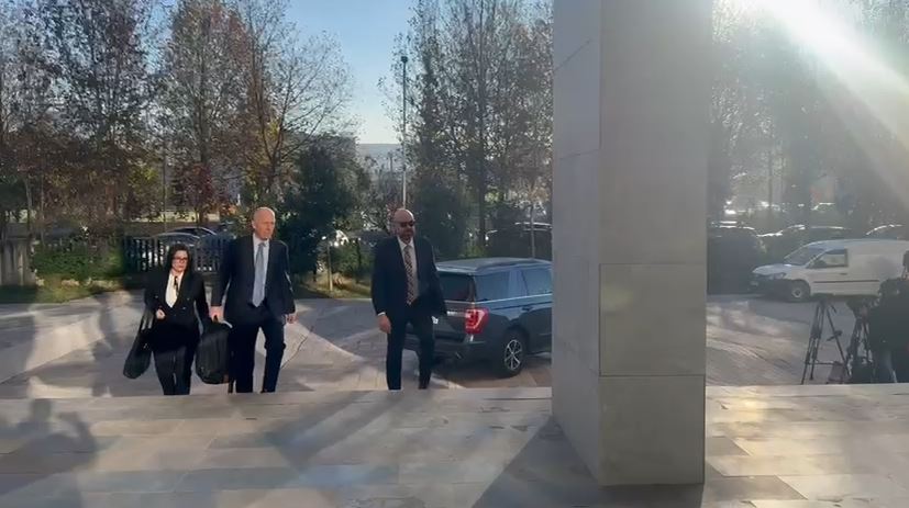 Zgjedhja e kreut të SPAK  Përfaqësuesit e Ambasadës Amerikane mbërrijnë në KLP