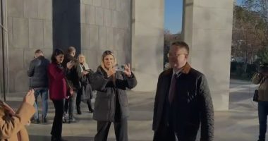 Zgjedhja e kreut të ri të SPAK/ Ambasadori i Mbretërisë së Bashkuar në Tiranë mbërrin në KLP