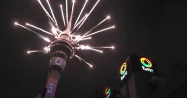 LIVE- Viti i Ri 2026 “troket” në Zelandë të Re, pritet me spektakël fishekzjarrësh