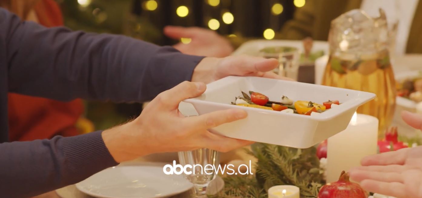 Tryeza e festës  Mjekët  Kujdes konsumin e ushqimeve dhe alkoolit