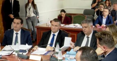 Sondazhi: Dumani goditi majtas/“Zëri i shqiptarëve”, 55.3 për qind e shqiptarëve: Kishte objektiv qeverinë