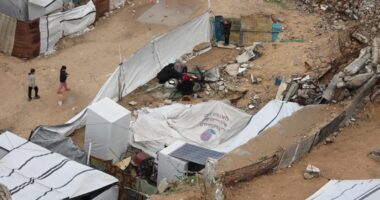 Moti i keq përfshin Gazën, përmbyten mijëra tenda të palestinezëve të zhvendosur