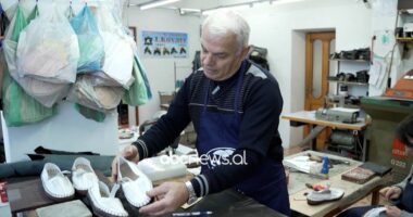 Këpucari i fundit i Kukësit/ Isuf Kovaçi, mjeshtër në krijimin e këpucëve tradicionale
