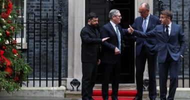 Macron: Ukraina dhe Evropa tani kanë “shumë karta” në bisedimet e paqes