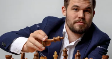 Shpallen kampionët e botës në shah/ Magnus Carlsen merr titullin “Rapid” për të gjashtën herë