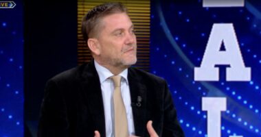 “Përballë Enver Hoxhës”/ Kasmi: Sadik Premtaj, personazh historik. U tentua të eliminohej…