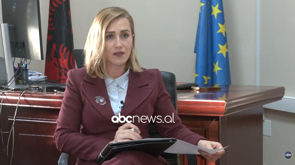 Tregu i punës për të rinjtë/ Olta Manjani tregon dy shtyllat e programit dedikuar të rinjve, “Garancia Rinore”