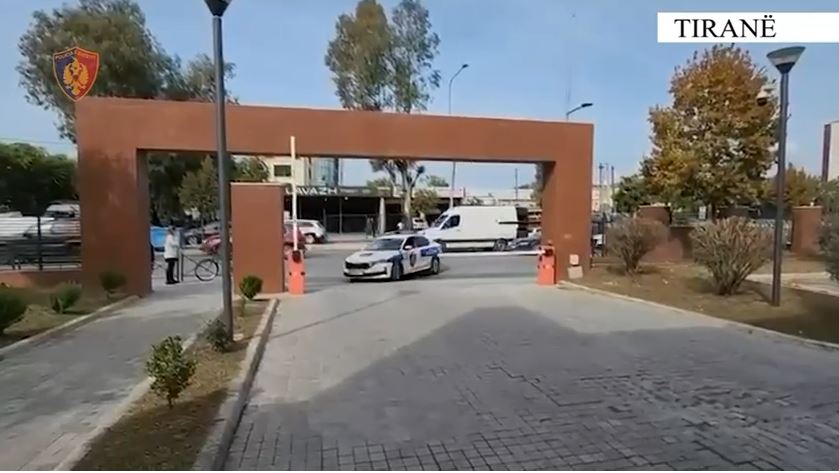 Vodhën me dhunë një shumë parash në një biznes  Tiranë  identifikohen 3 autorët