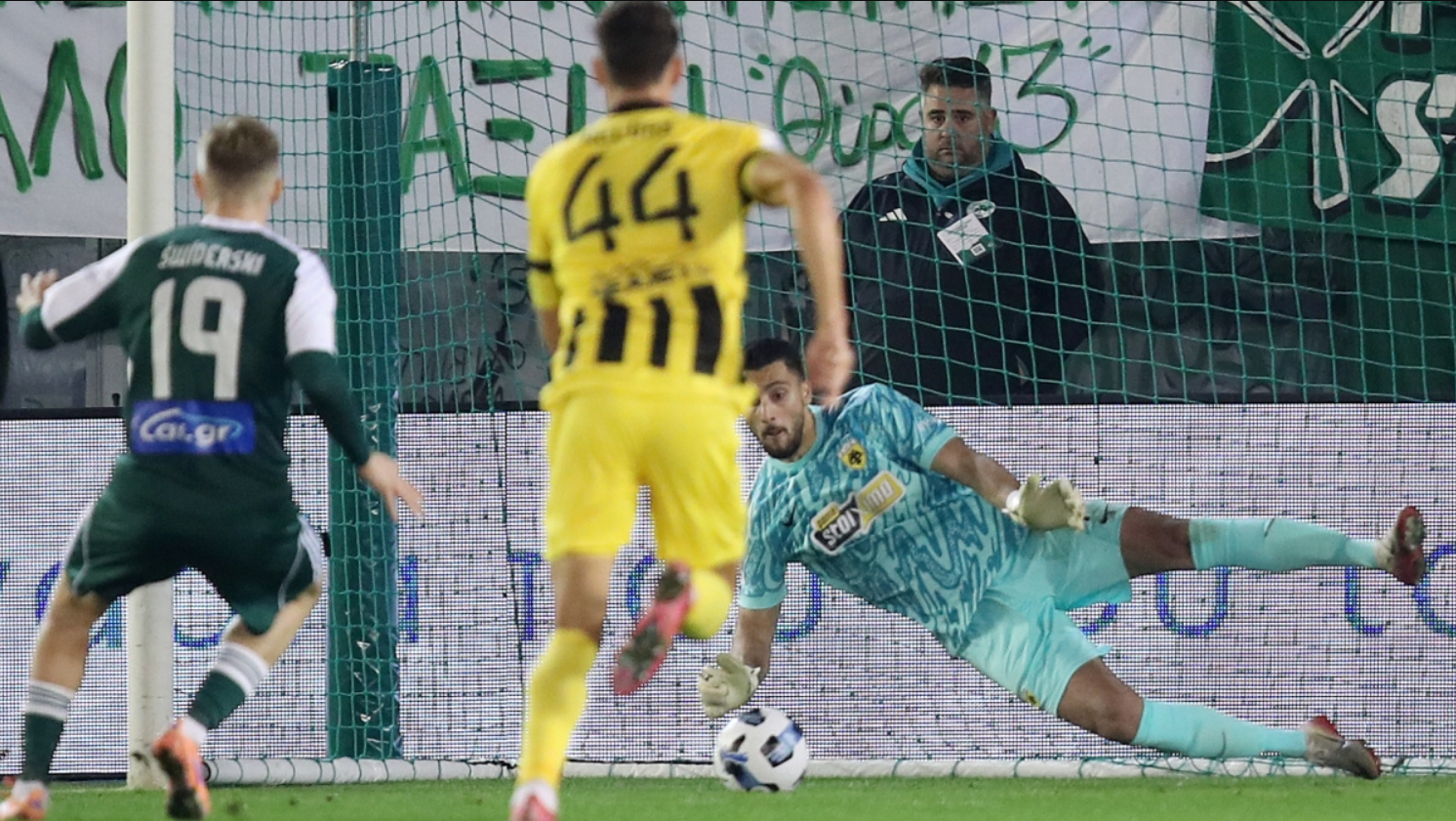 Strakosha, “mjeshtër” i penalltive/ Gardiani i Kombëtares është specialist për pritjen e 11 metërshave