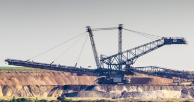 Greqi, mbyllja e termocentraleve me linjit shkakton papunësi dhe largim nga vendi