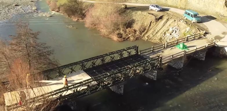 Kolonjë  vendoset ura  Lidh Qafzezin me 12 fshatra  ura u shkatërrua nga përmbytjet