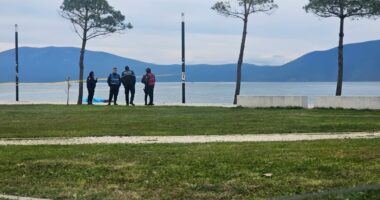 Vlorë/ Një person gjendet i pajetë në Lungomare, dyshohet të jetë mbytur (EMRI)