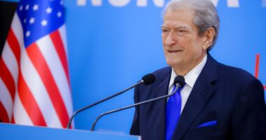 Rama punët, Berisha fjalët/ Kryeministri analizon punën e 2025, kreu i PD bën analizën e Ramës